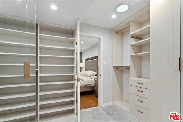 9311 Burton Way A, Beverly Hills, CA 90210