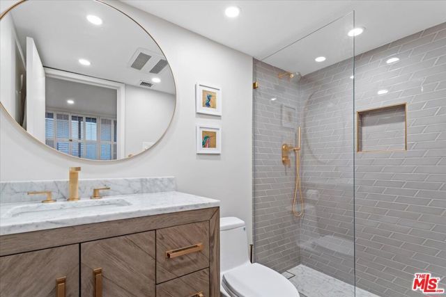 9311 Burton Way A, Beverly Hills, CA 90210