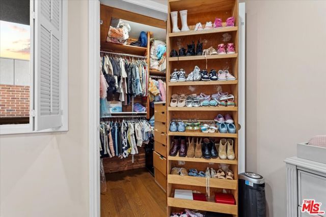 9311 Burton Way A, Beverly Hills, CA 90210