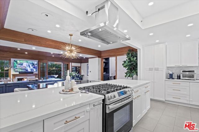 9311 Burton Way A, Beverly Hills, CA 90210