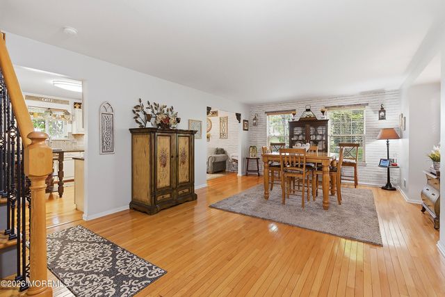 2 Maiden Lane, Toms River, NJ 08753