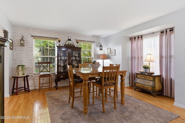 2 Maiden Lane, Toms River, NJ 08753