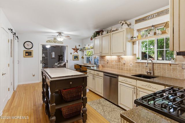 2 Maiden Lane, Toms River, NJ 08753