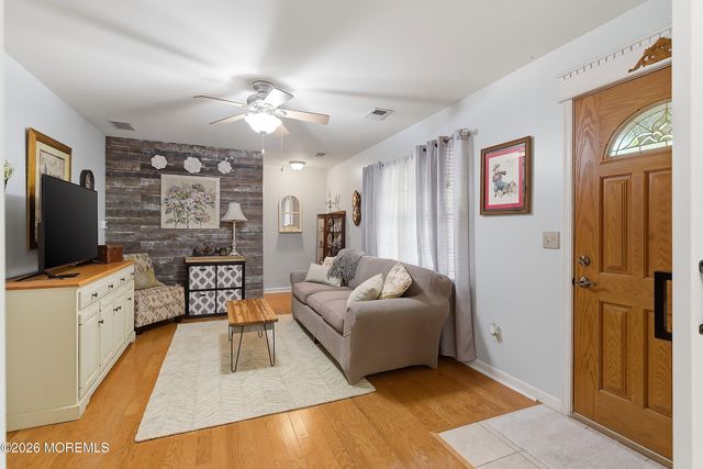 2 Maiden Lane, Toms River, NJ 08753