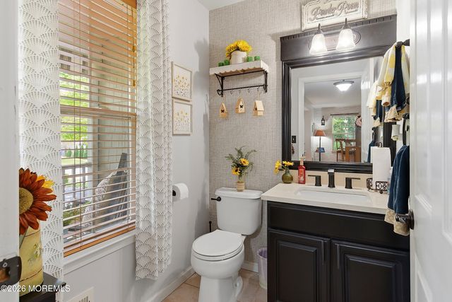 2 Maiden Lane, Toms River, NJ 08753