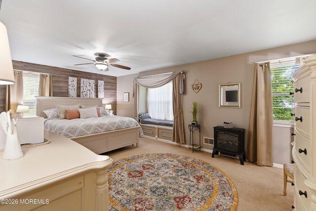 2 Maiden Lane, Toms River, NJ 08753