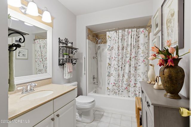 2 Maiden Lane, Toms River, NJ 08753