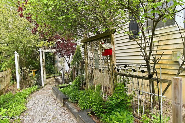 2 Maiden Lane, Toms River, NJ 08753