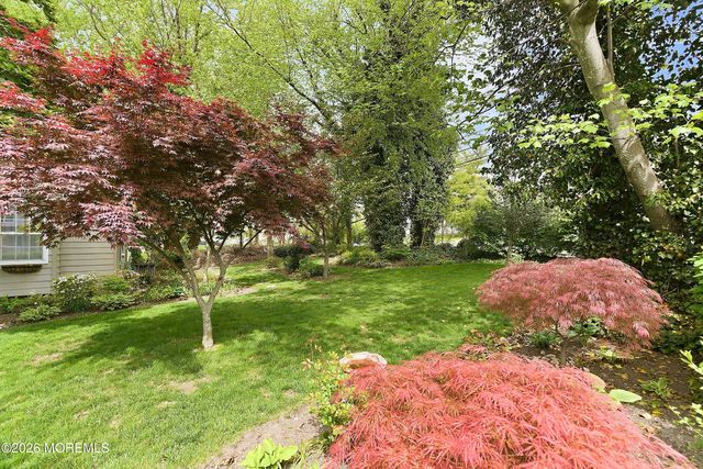 2 Maiden Lane, Toms River, NJ 08753