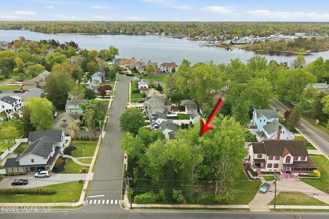 2 Maiden Lane, Toms River, NJ 08753