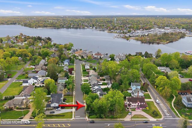2 Maiden Lane, Toms River, NJ 08753