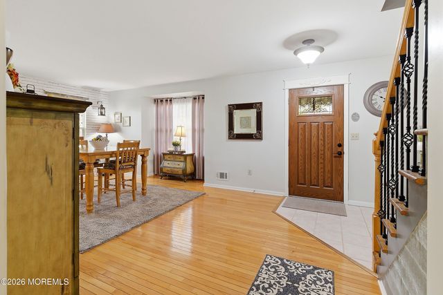 2 Maiden Lane, Toms River, NJ 08753