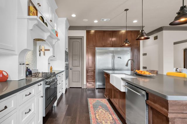 2404 Bramlet Drive, Conroe, TX 77304