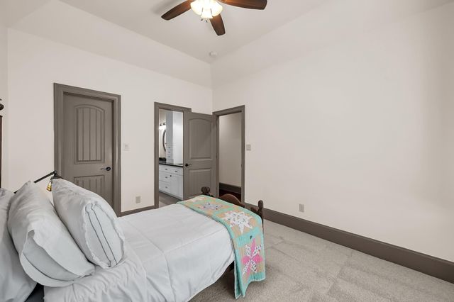 2404 Bramlet Drive, Conroe, TX 77304