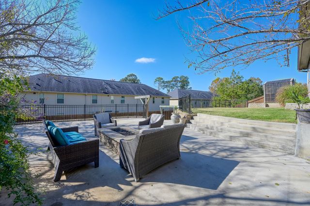 2404 Bramlet Drive, Conroe, TX 77304