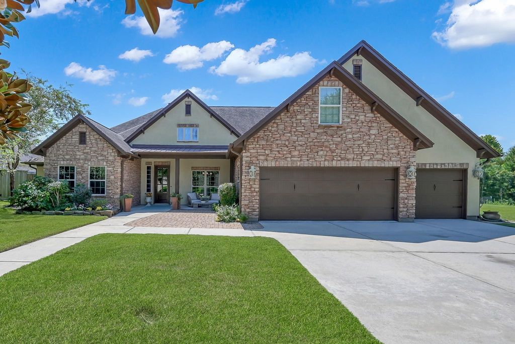 2404 Bramlet Drive, Conroe, TX 77304