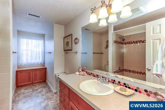 2224 Rogers Ln NW, Salem, OR 97304
