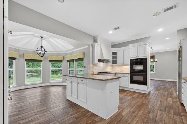 1012 Burchbury Trail, Argyle, TX 76226