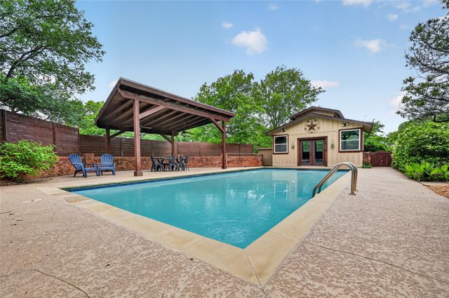 1012 Burchbury Trail, Argyle, TX 76226