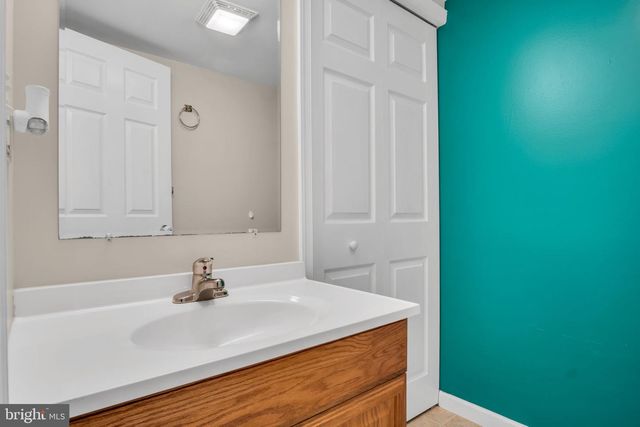 19 PARKVIEW DR, Carlisle, PA 17013
