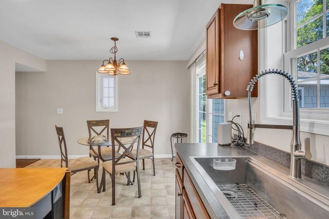 19 PARKVIEW DR, Carlisle, PA 17013