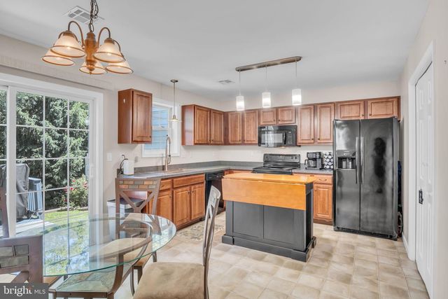 19 PARKVIEW DR, Carlisle, PA 17013