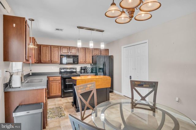 19 PARKVIEW DR, Carlisle, PA 17013