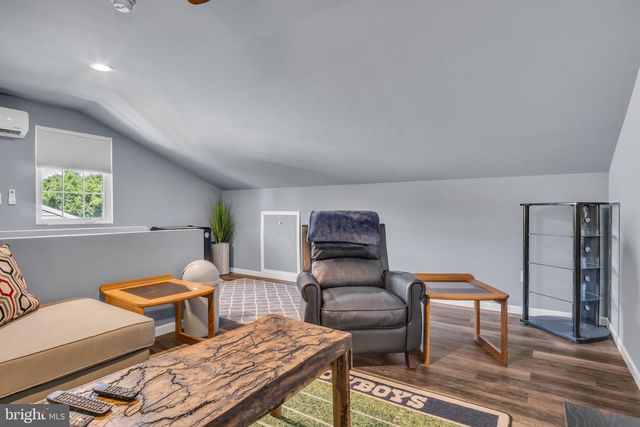 19 PARKVIEW DR, Carlisle, PA 17013