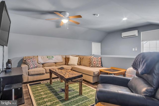 19 PARKVIEW DR, Carlisle, PA 17013