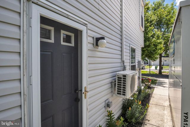 19 PARKVIEW DR, Carlisle, PA 17013