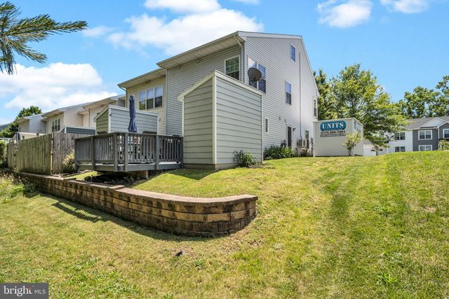 19 PARKVIEW DR, Carlisle, PA 17013
