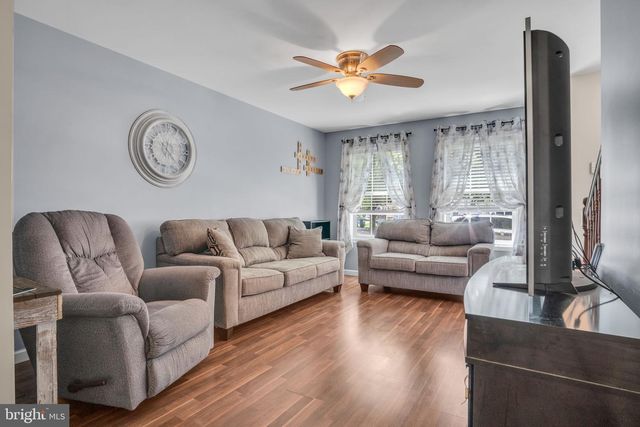 19 PARKVIEW DR, Carlisle, PA 17013