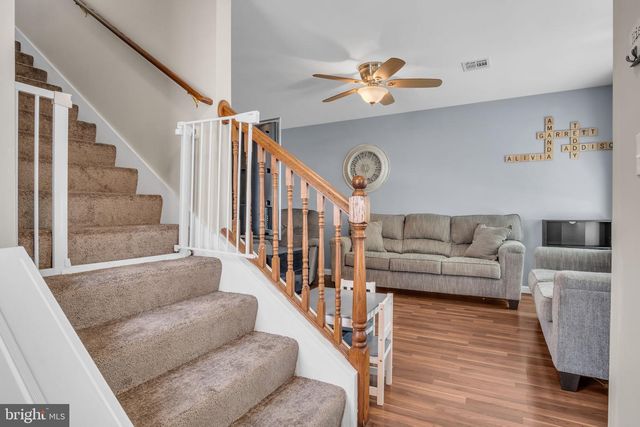 19 PARKVIEW DR, Carlisle, PA 17013