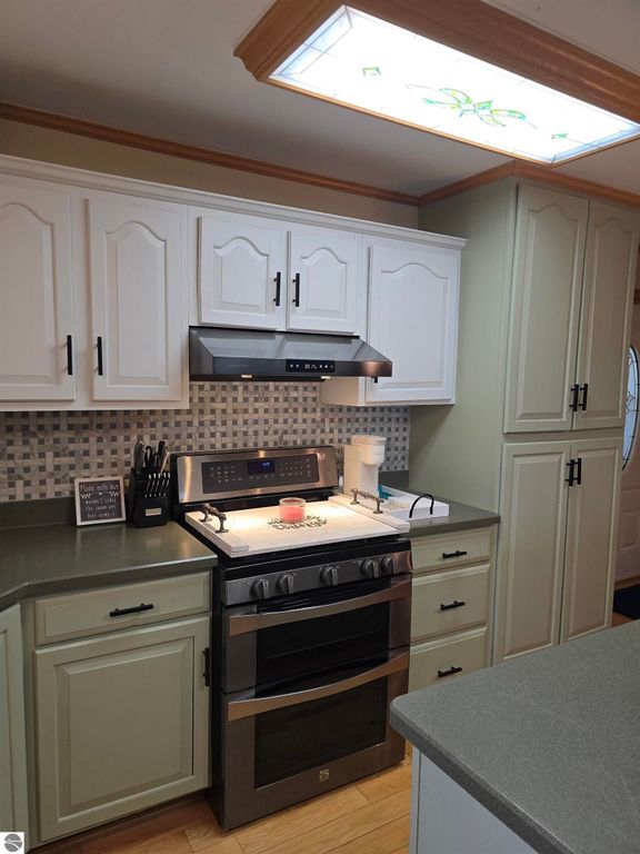 Image 12 of property listing at 10989 E Pleasant Valley Road, Shepherd, MI 48883