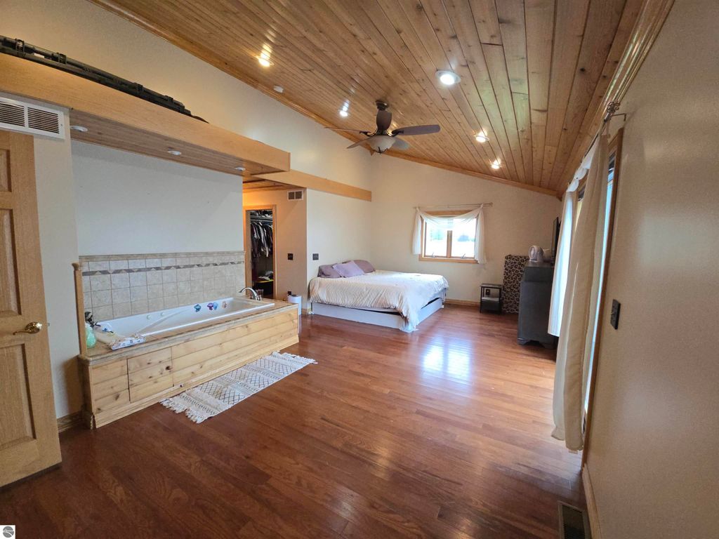 Image 22 of property listing at 10989 E Pleasant Valley Road, Shepherd, MI 48883