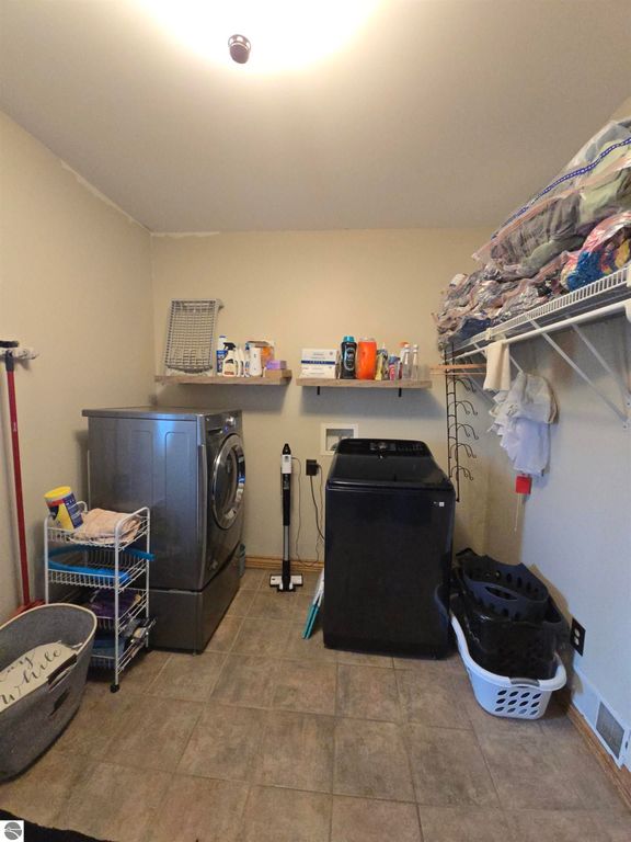 Image 32 of property listing at 10989 E Pleasant Valley Road, Shepherd, MI 48883
