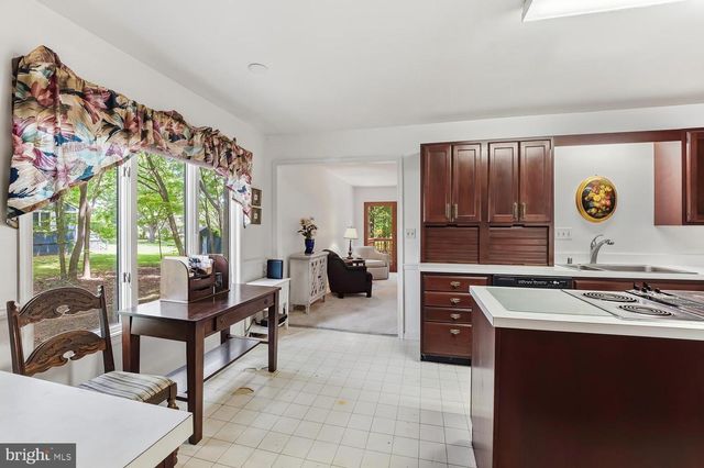 24 FAIRWAY IS, Grasonville, MD 21638