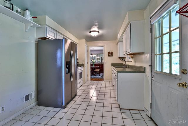 3592 Horncastle Drive, Evendale, OH 45241