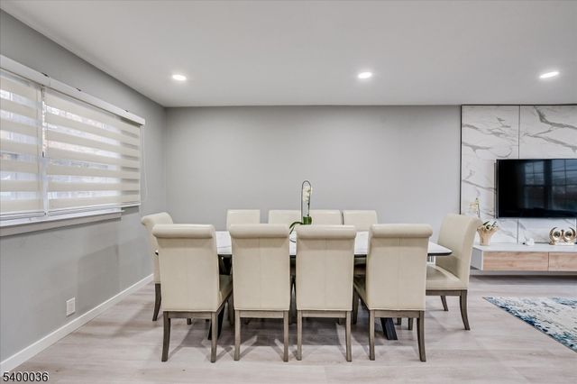 117 E Elmwood Dr, South Plainfield Boro, NJ 07080