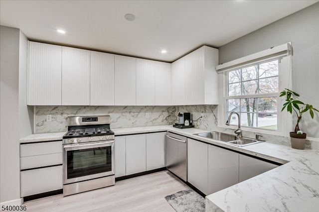 117 E Elmwood Dr, South Plainfield Boro, NJ 07080