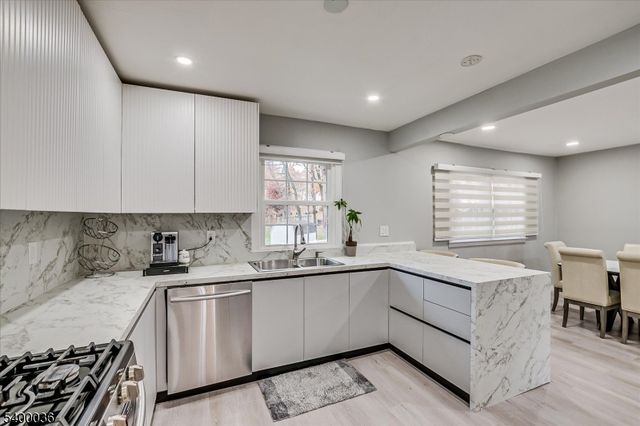 117 E Elmwood Dr, South Plainfield Boro, NJ 07080