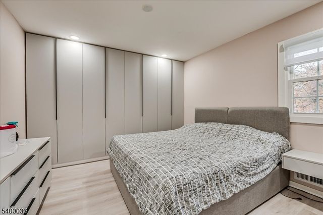 117 E Elmwood Dr, South Plainfield Boro, NJ 07080