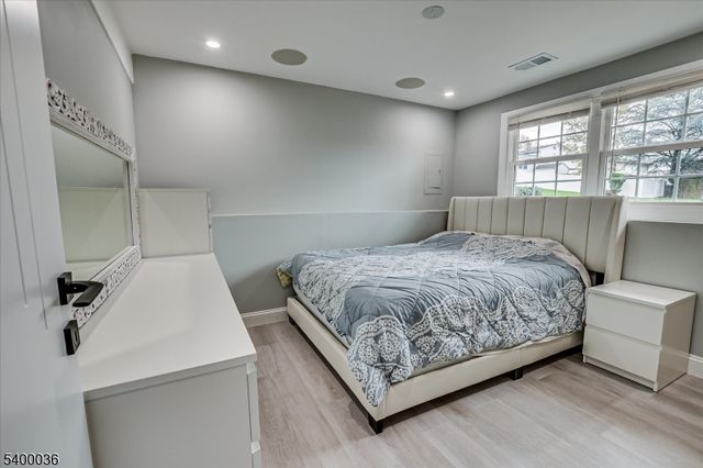 117 E Elmwood Dr, South Plainfield Boro, NJ 07080