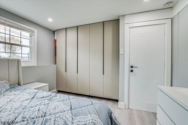 117 E Elmwood Dr, South Plainfield Boro, NJ 07080