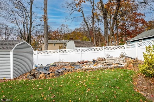 117 E Elmwood Dr, South Plainfield Boro, NJ 07080