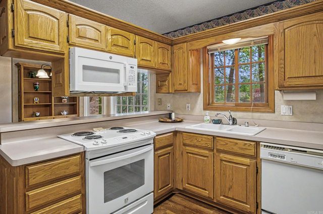30 Alicante Way, Hot Springs Village, AR 71909