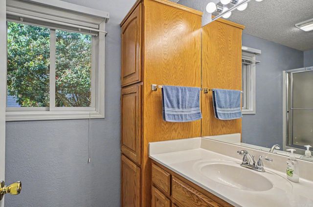 30 Alicante Way, Hot Springs Village, AR 71909