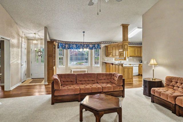 30 Alicante Way, Hot Springs Village, AR 71909