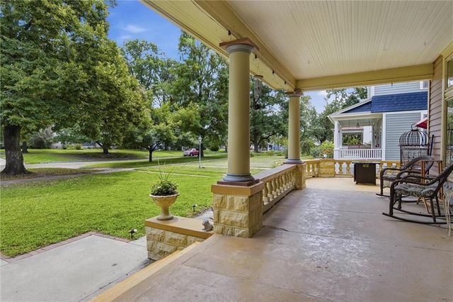 411 SW Woodlawn Avenue, Topeka, KS 66606