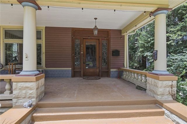 411 SW Woodlawn Avenue, Topeka, KS 66606